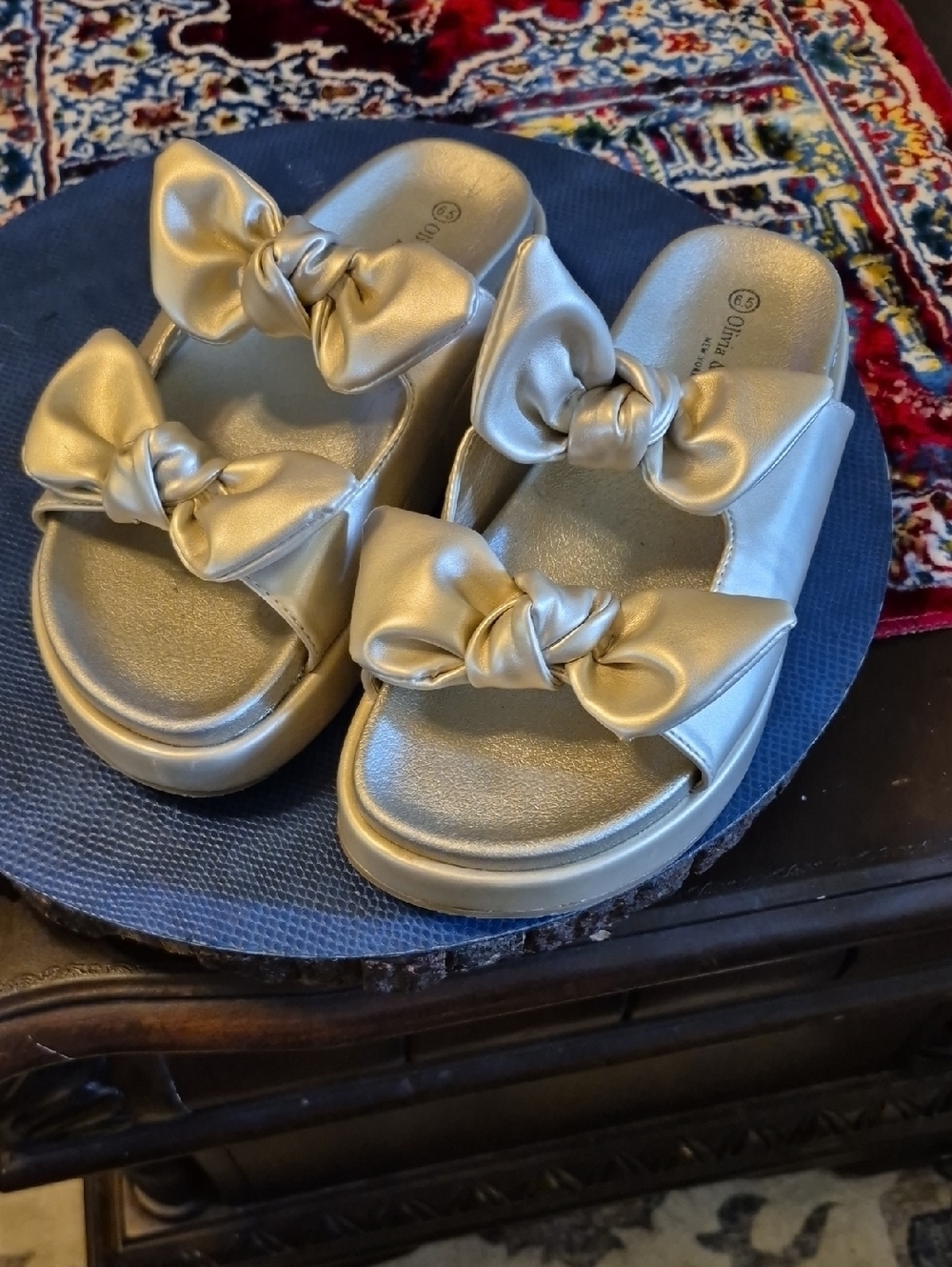 Olivia &Kate Double-strapped Bow Slide Sandals in Metallic Gold(#2086sh)